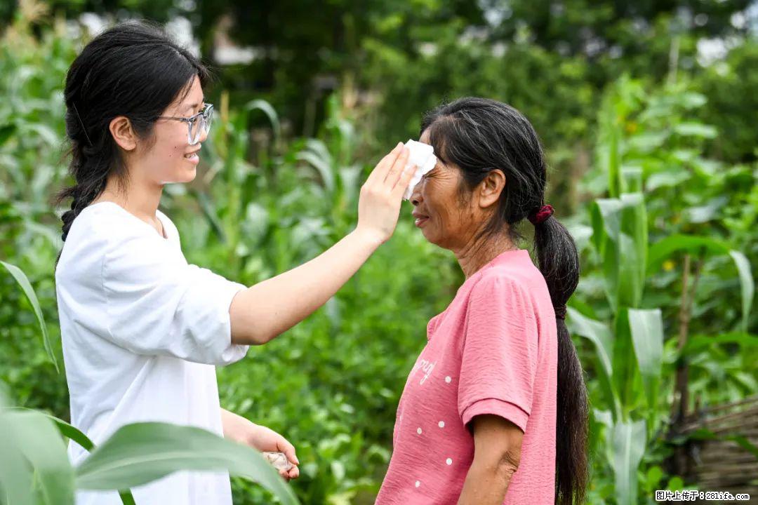 全网追的“扁担女孩”，找了一份暑假工，时薪12元 - 深圳生活资讯 - 深圳28生活网 sz.28life.net